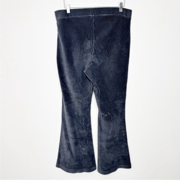 Aerie on groove velour ribbed flare pant - Picture 8 of 9